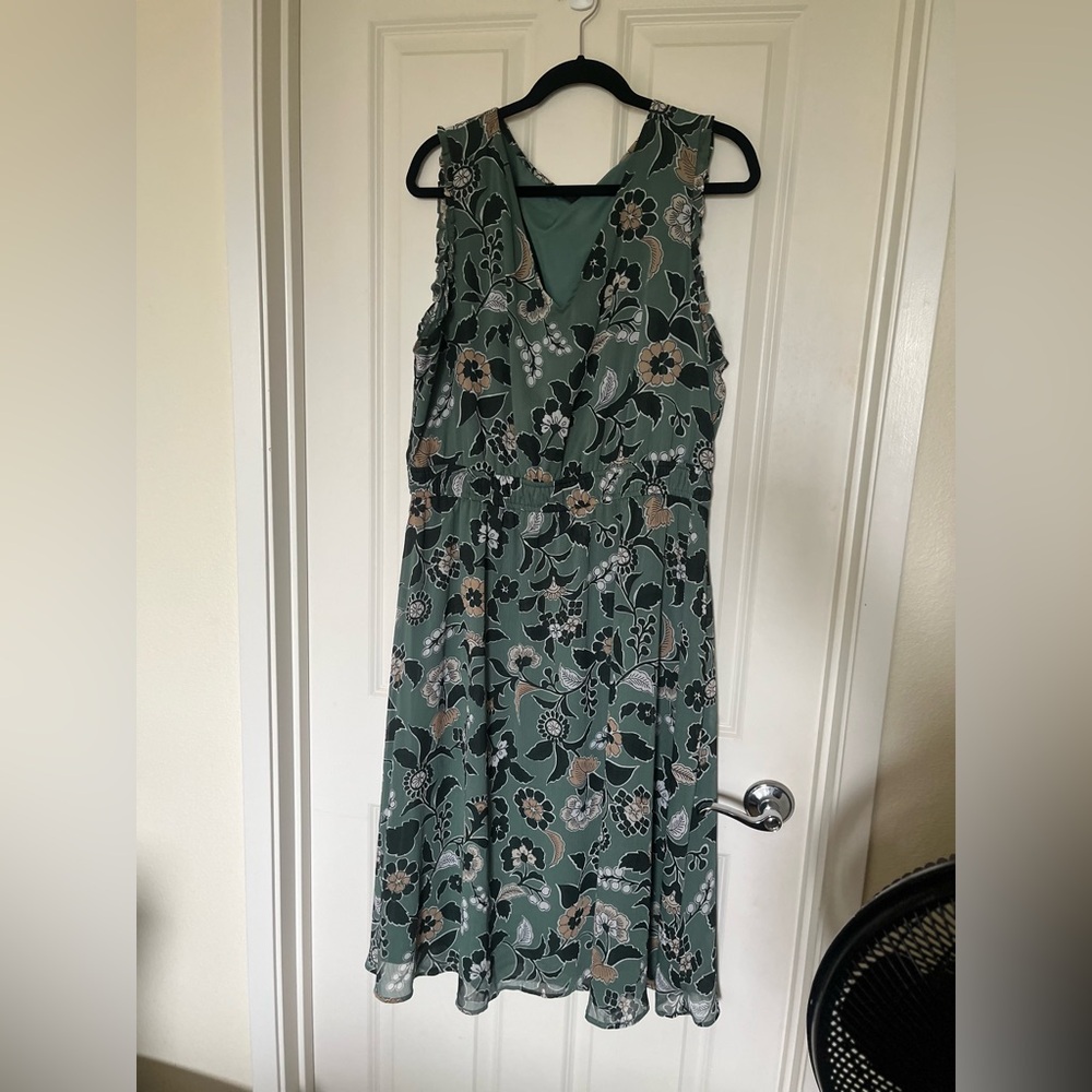 Ann Taylor Factory Green Floral Maxi Dress